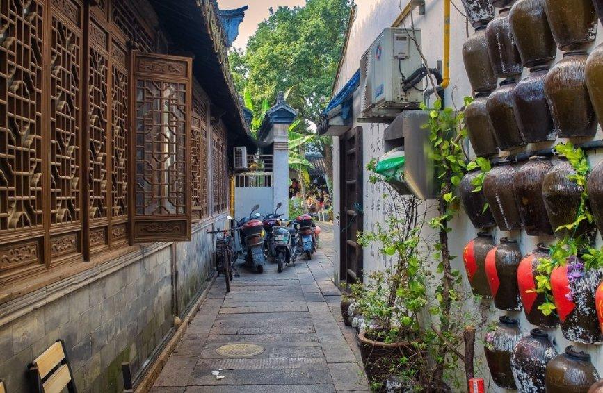 继往开来一甲子,中法友谊续新篇